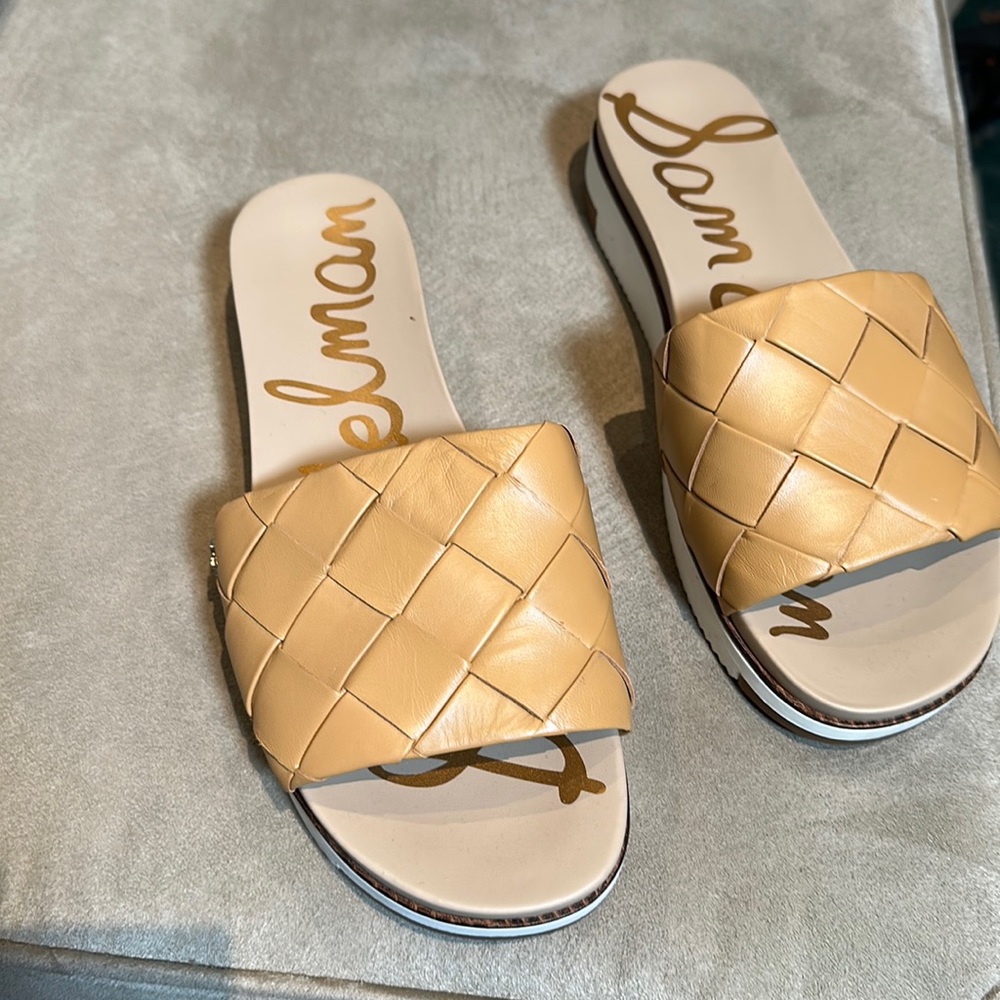 Sam Edelman 10- natural weaved leather sandal